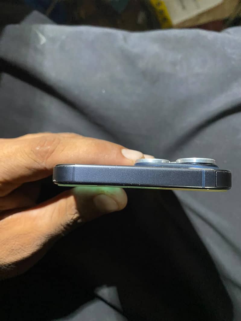 Apple iPhone 15 Pro Max 1