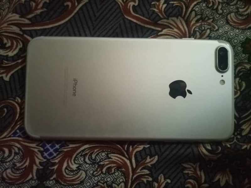 Apple iPhone 7 Plus 1