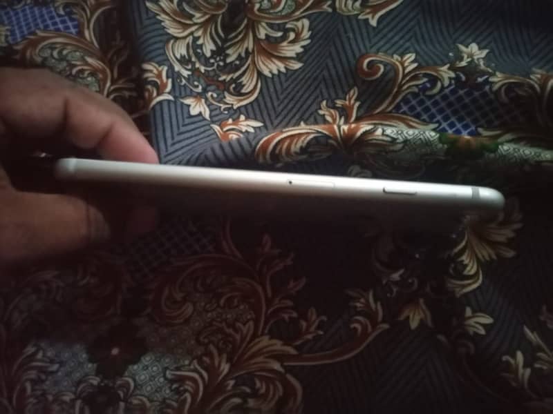 Apple iPhone 7 Plus 2