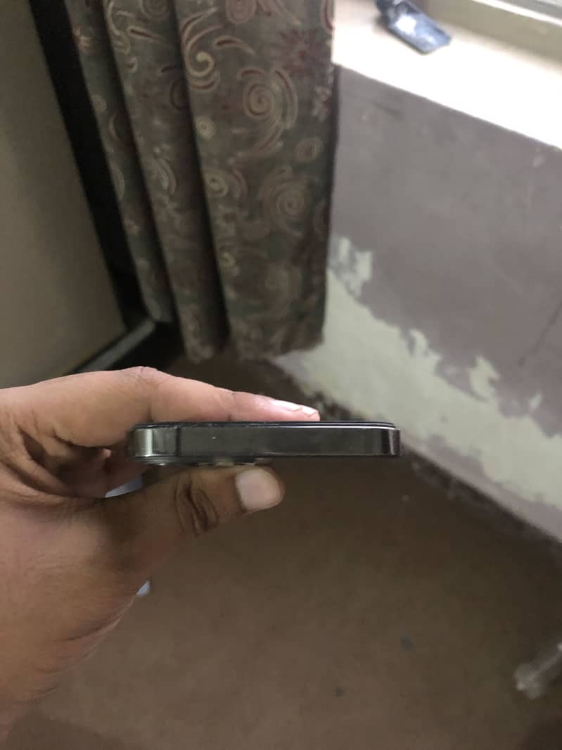 Apple iPhone 12 Pro 1