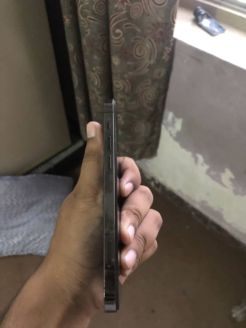 Apple iPhone 12 Pro 2