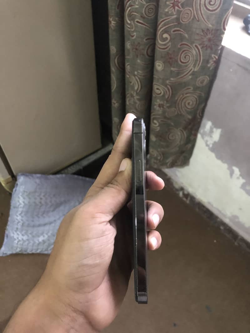 Apple iPhone 12 Pro 3