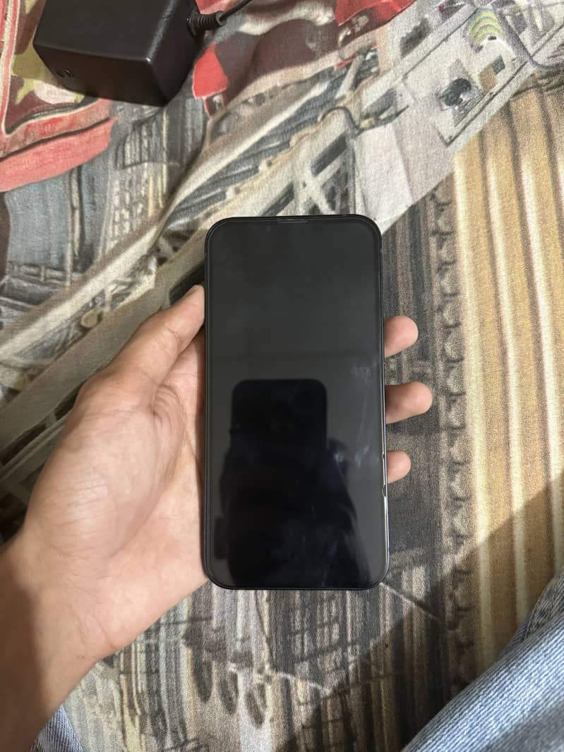 Apple iPhone 13 2