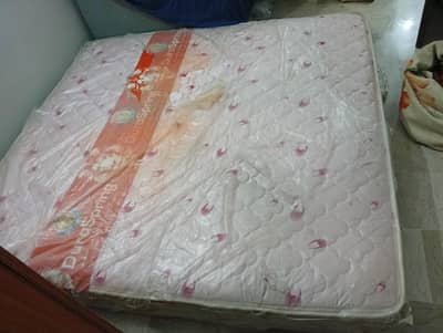Urgently sell Dura mattress king size