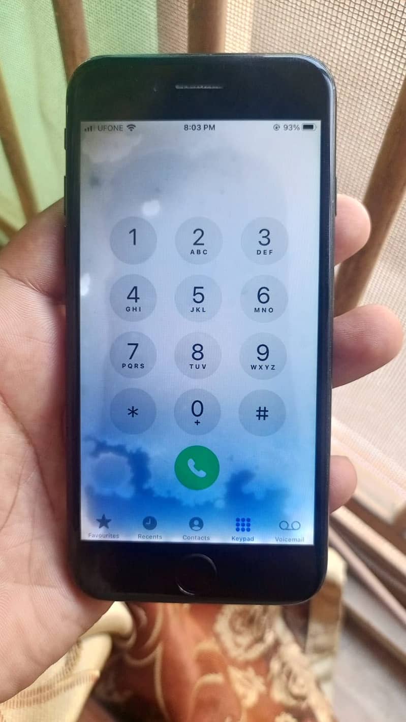 Apple iPhone 7 0