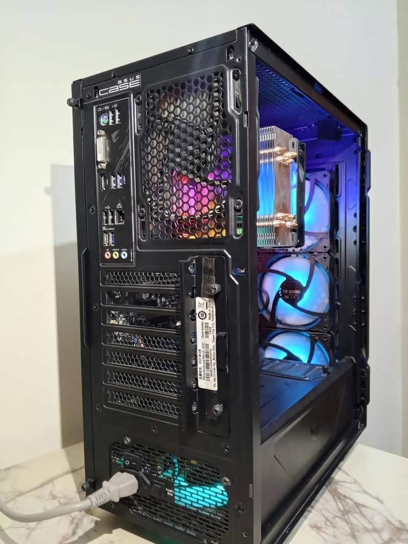 Custom Gaming PC 4