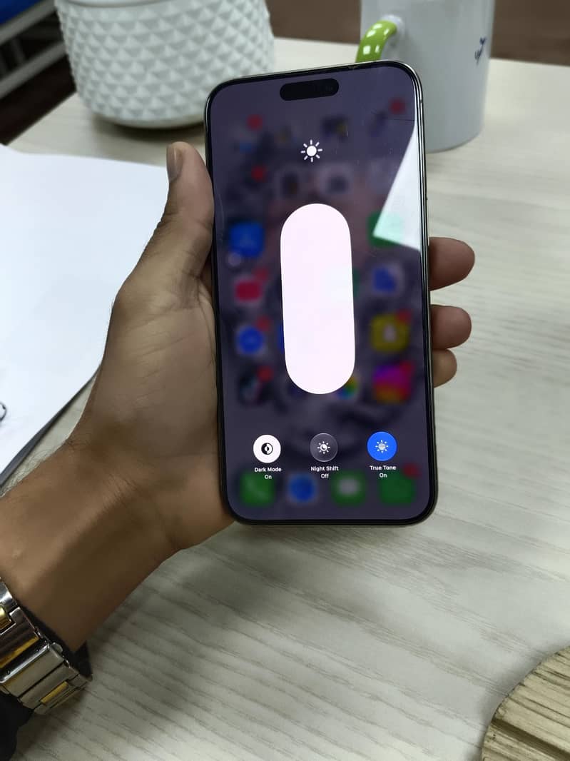 Apple iPhone 15 Pro Max 6