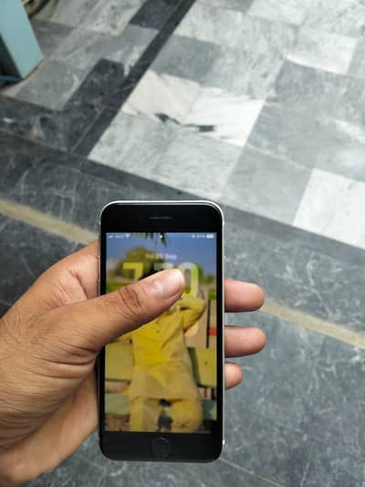 Apple iPhone SE