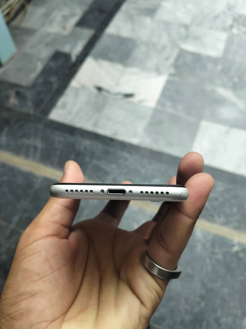 Apple iPhone SE 4
