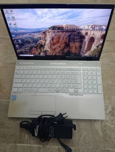 Fujitsu Lifebook AH45/B3 ,core i3 (7th generation)