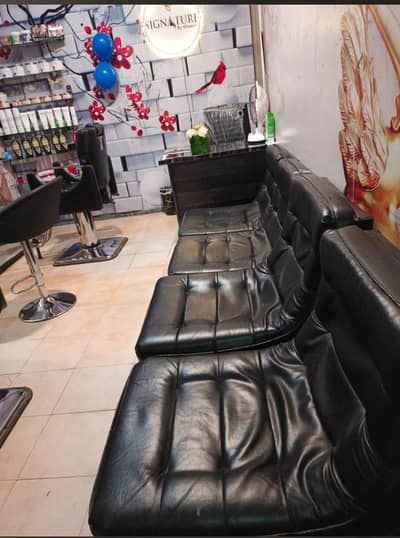 Beauty Parlour Complete Setup Gujrat Prime location Read Description