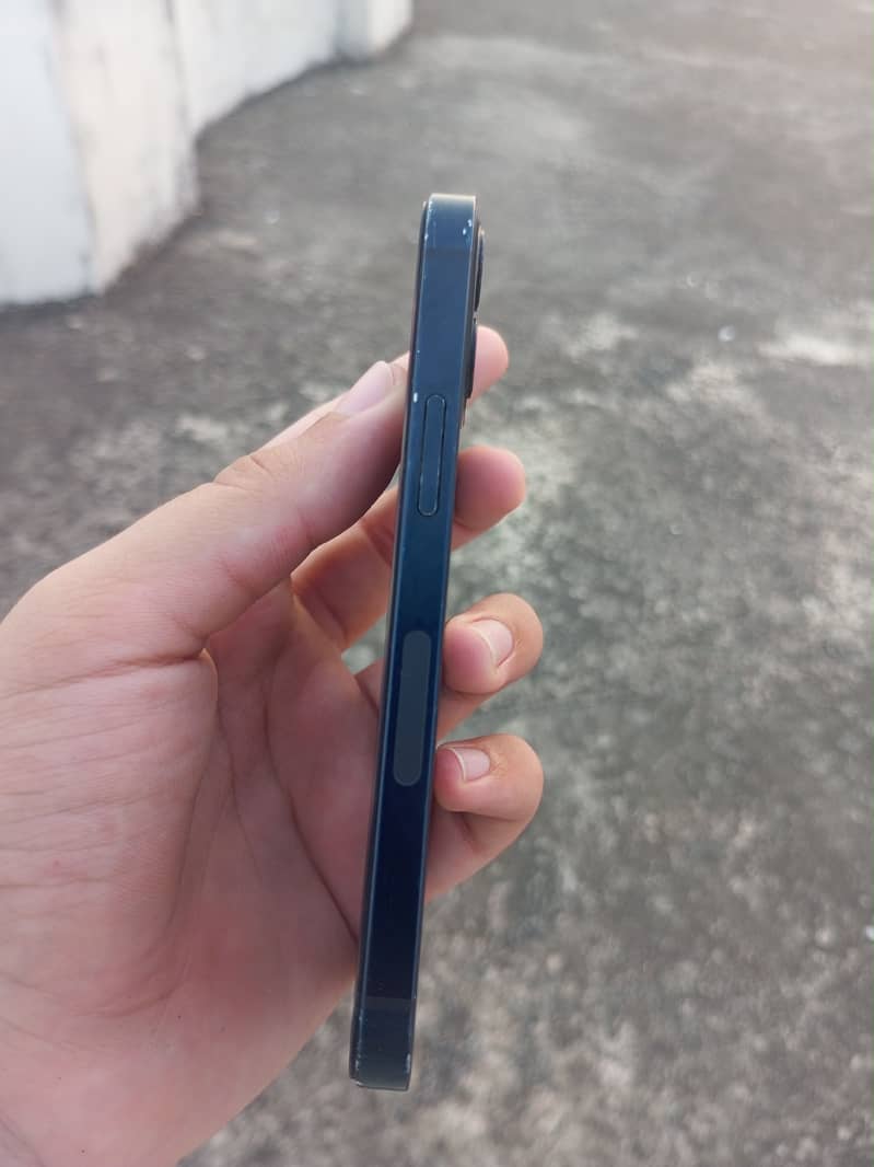 Apple iPhone 12 mini 4
