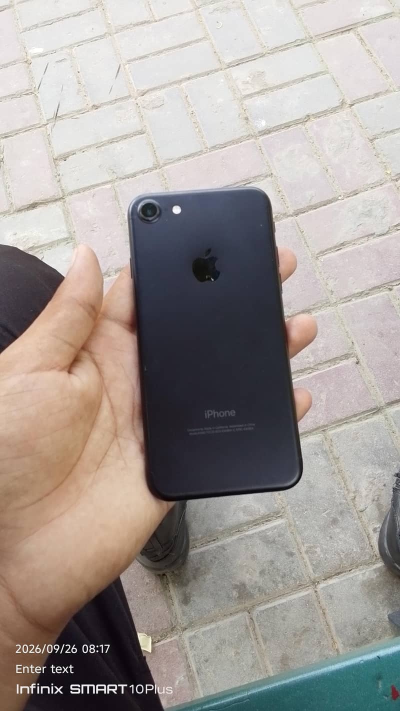Apple iPhone 7 1