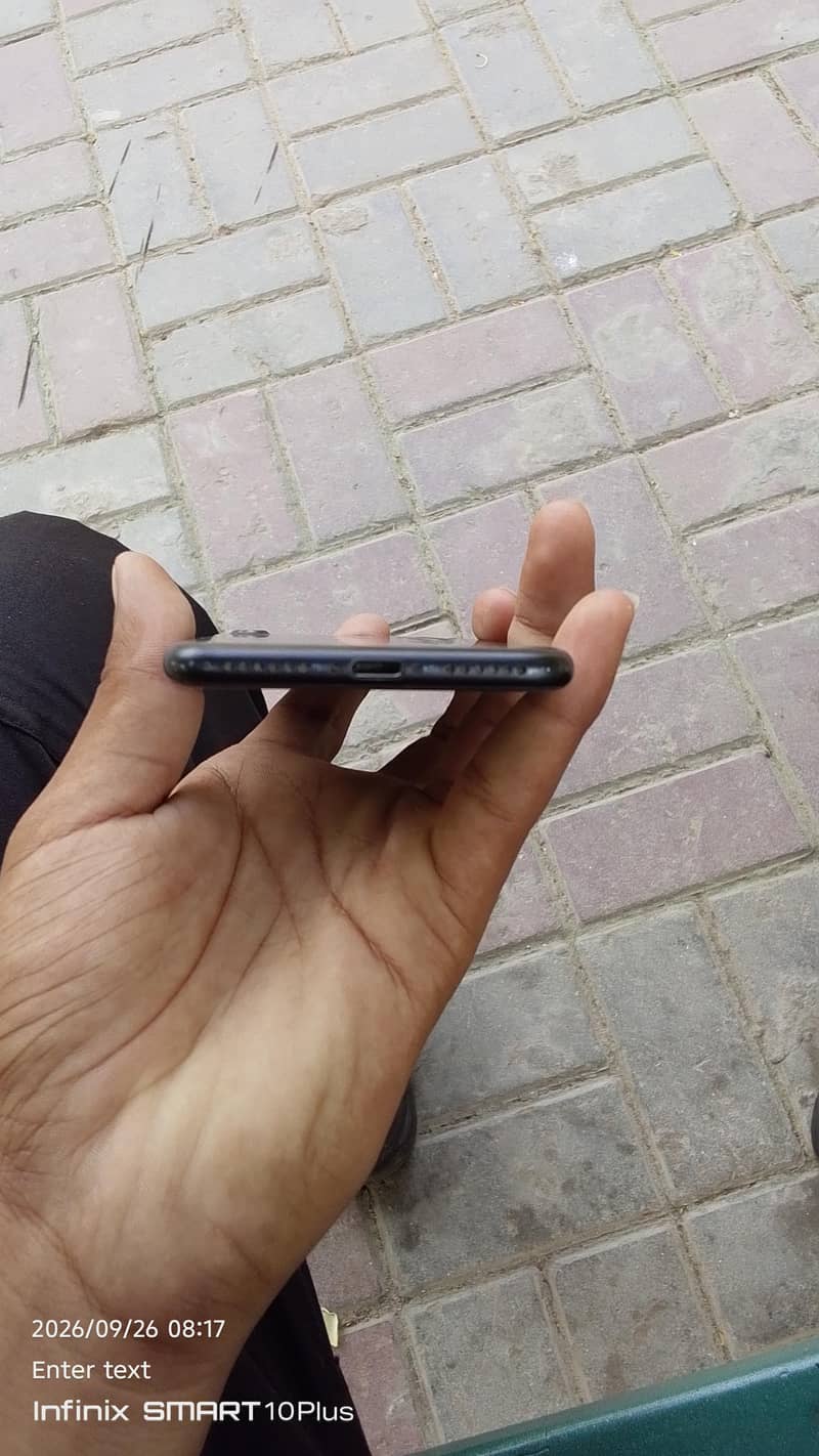 Apple iPhone 7 2