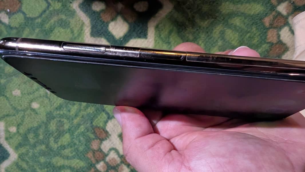 iPhone Xs 2