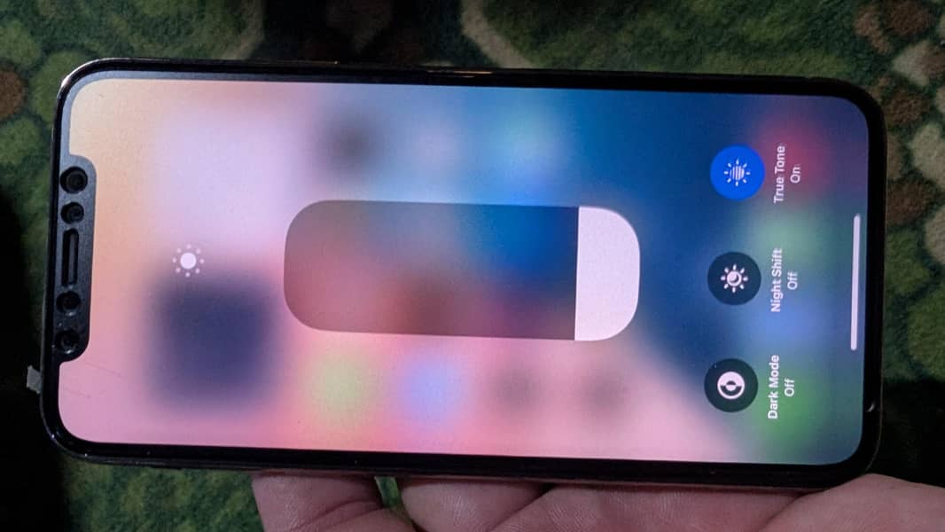 iPhone Xs 4