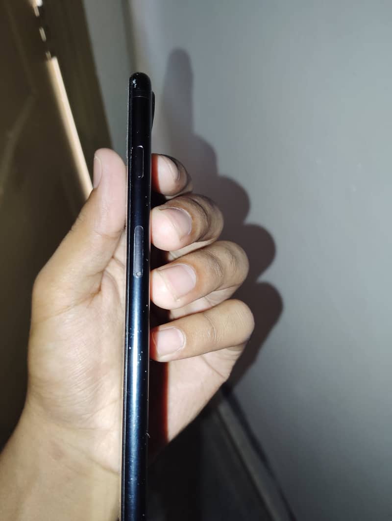 Apple iPhone 7 Plus 2