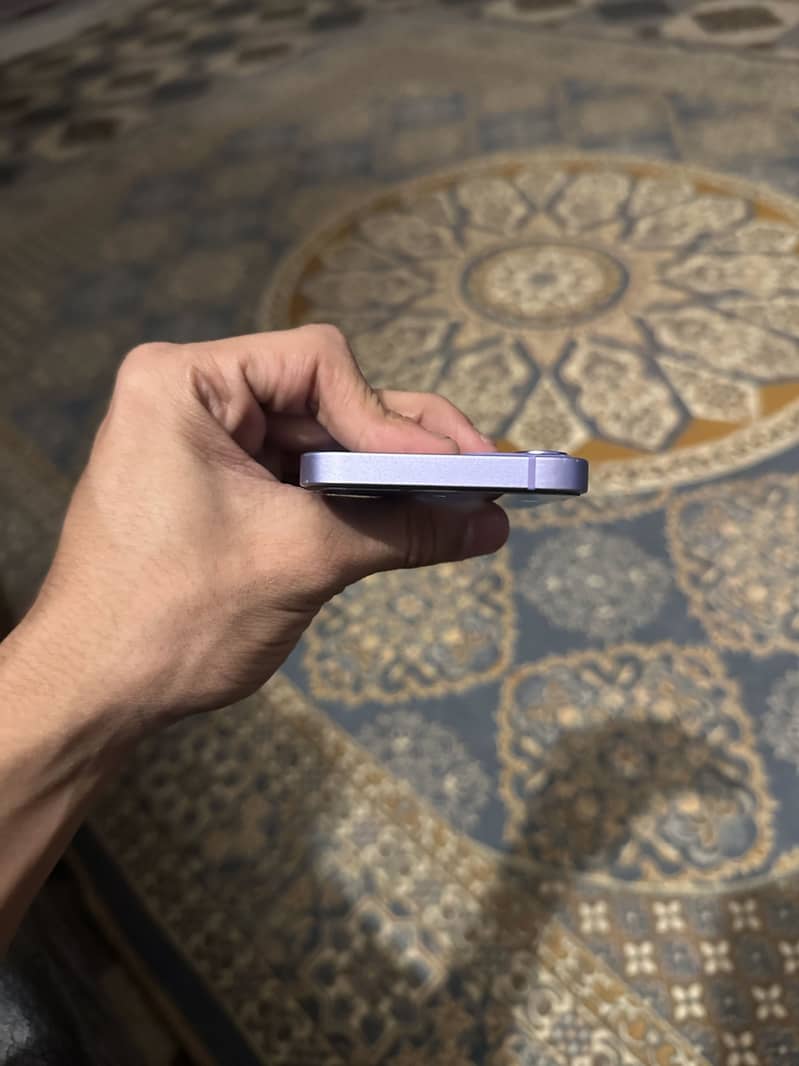 Apple iPhone 12 mini 6