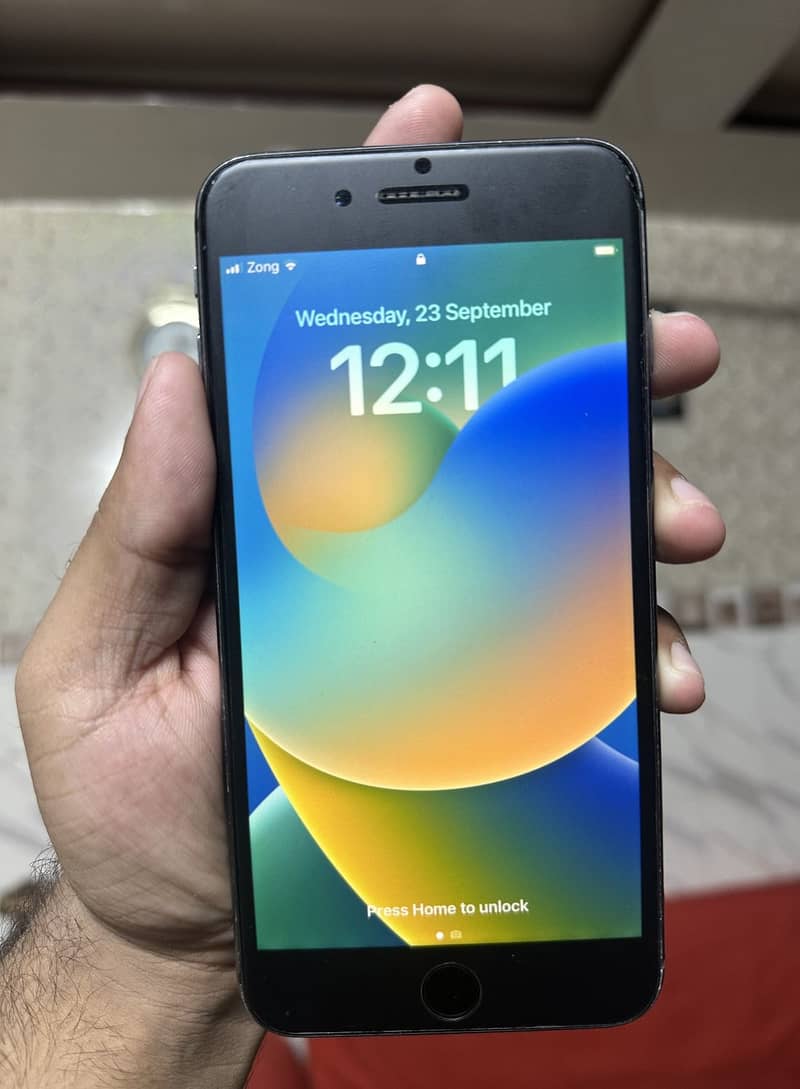 Apple iPhone 8 Plus 2