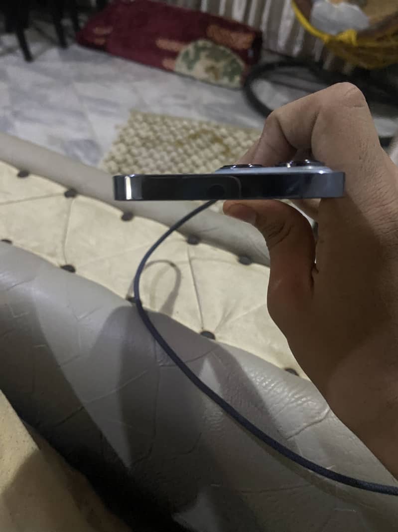 Apple iPhone 13 Pro 1