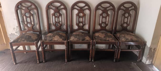 6 Chairs and Dining Table