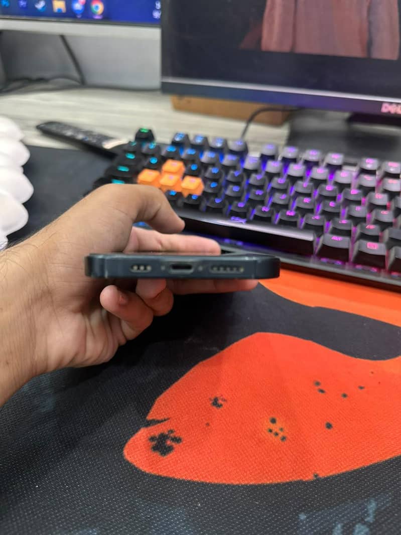 Apple iPhone 13 3