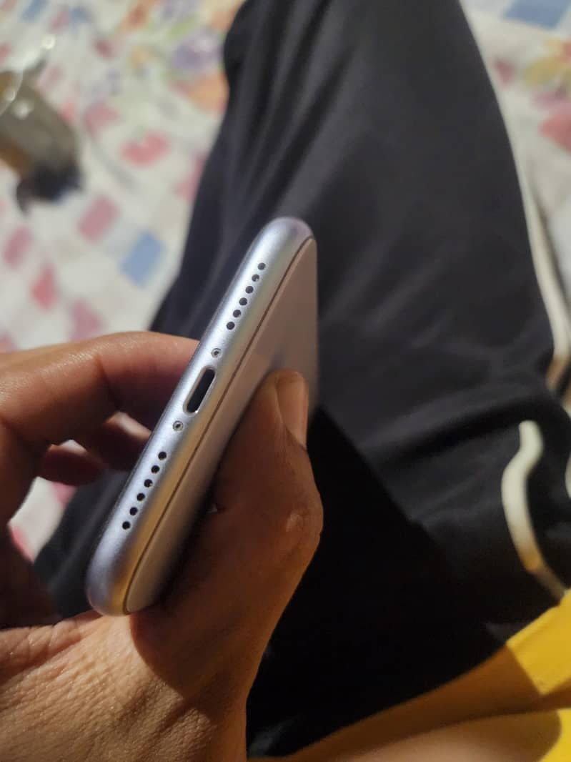 iphone 11 4