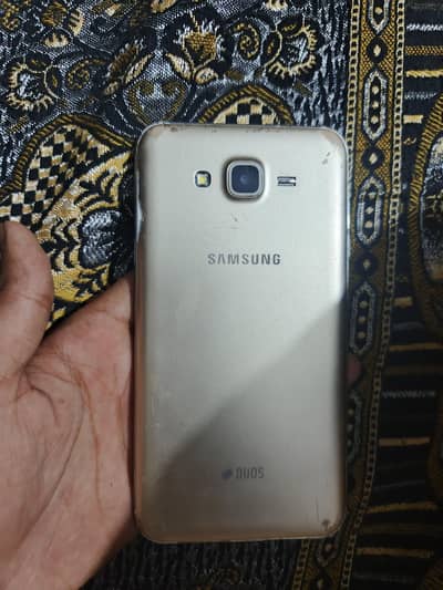 Samsung Mobile J700