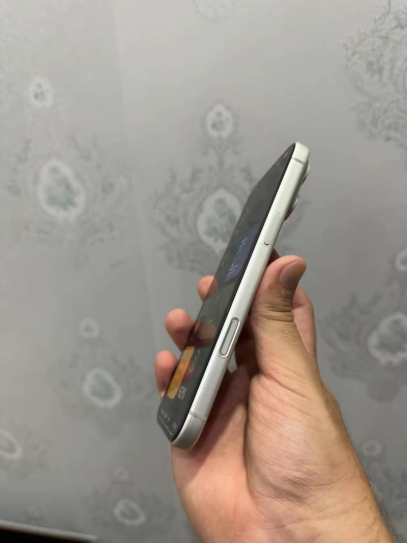 Apple iPhone 17 Pro Max 2