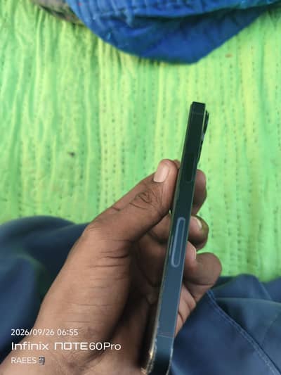 Apple iPhone 14