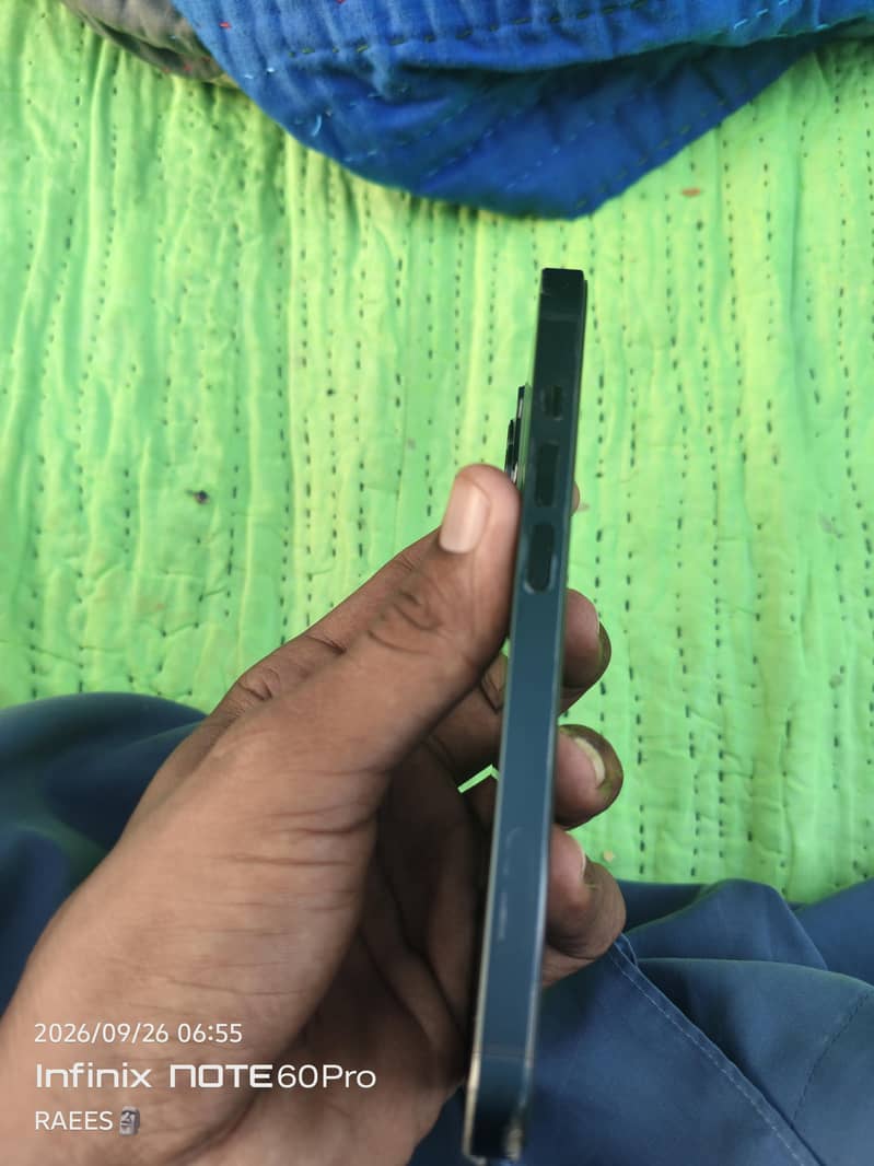 Apple iPhone 14 1