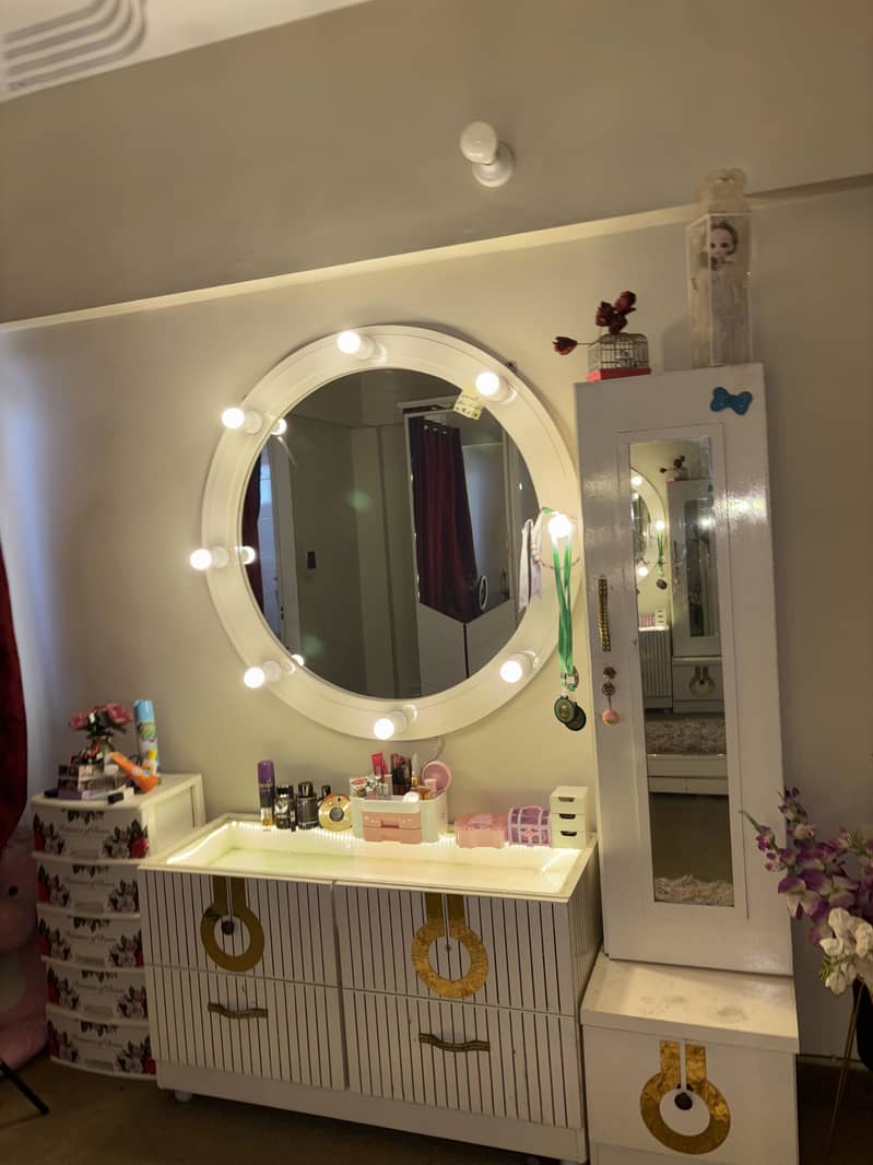 Dressing table 1