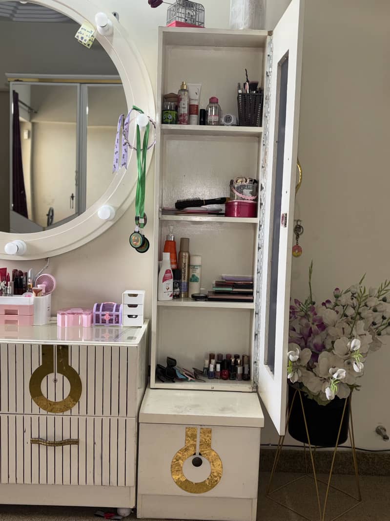 Dressing table 2