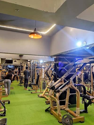 gym girl required