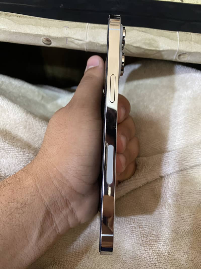 iPhone 14pro max 3