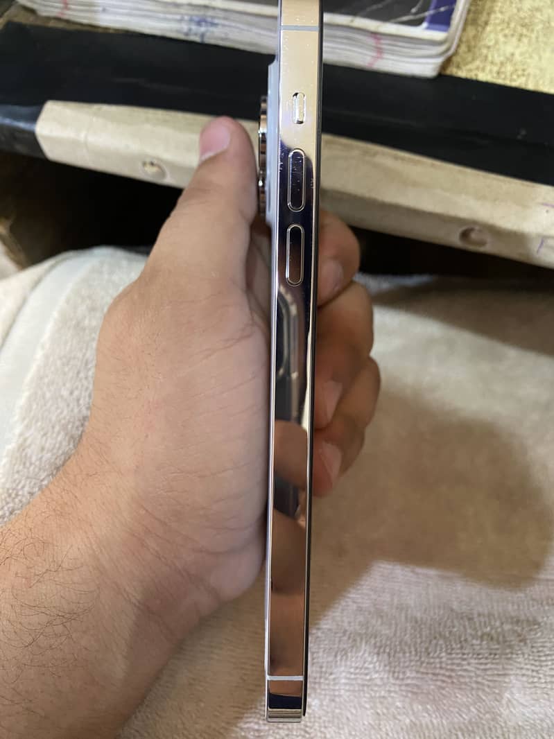 iPhone 14pro max 5