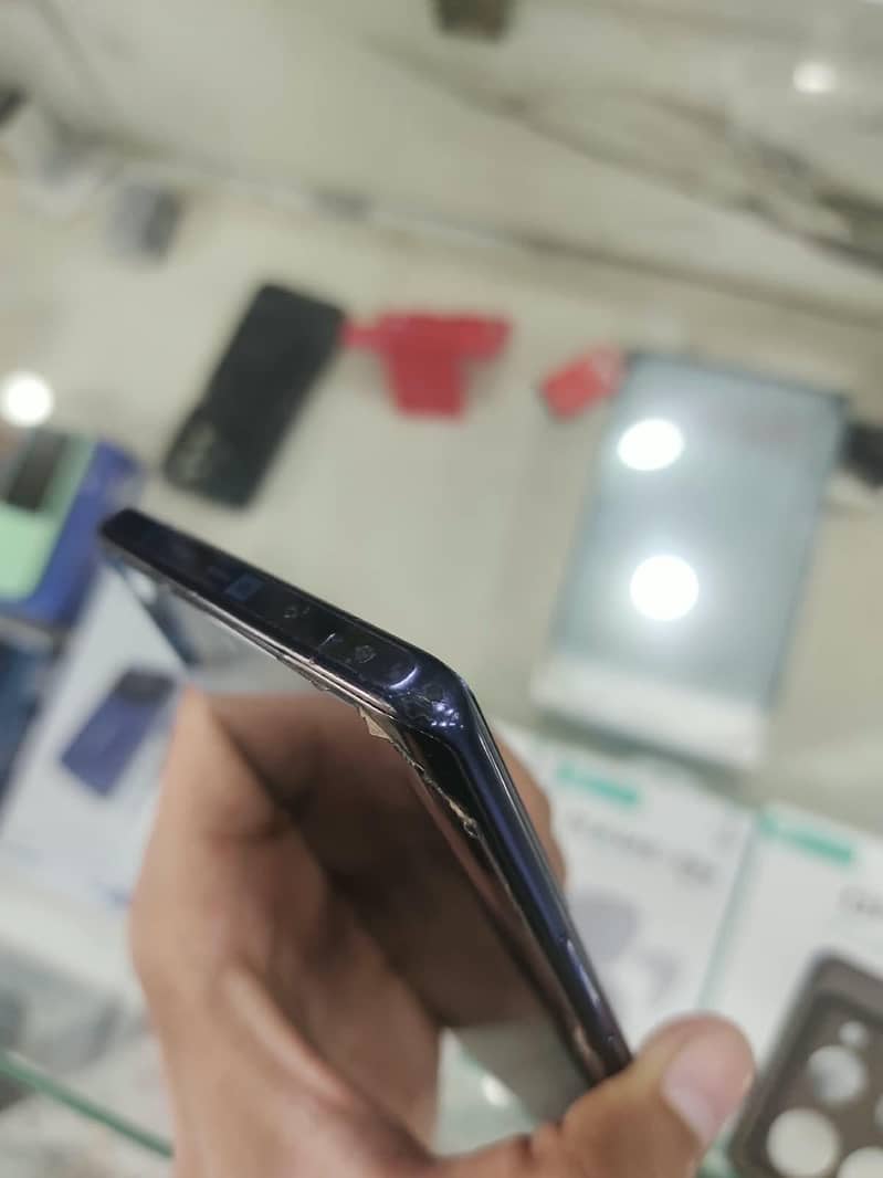 Infinix Note 40 Pro 4