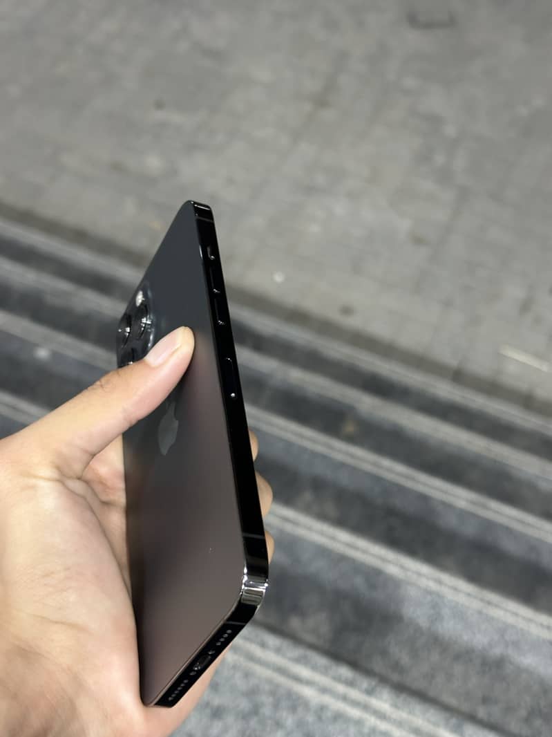 Apple iPhone 12 Pro Max 3