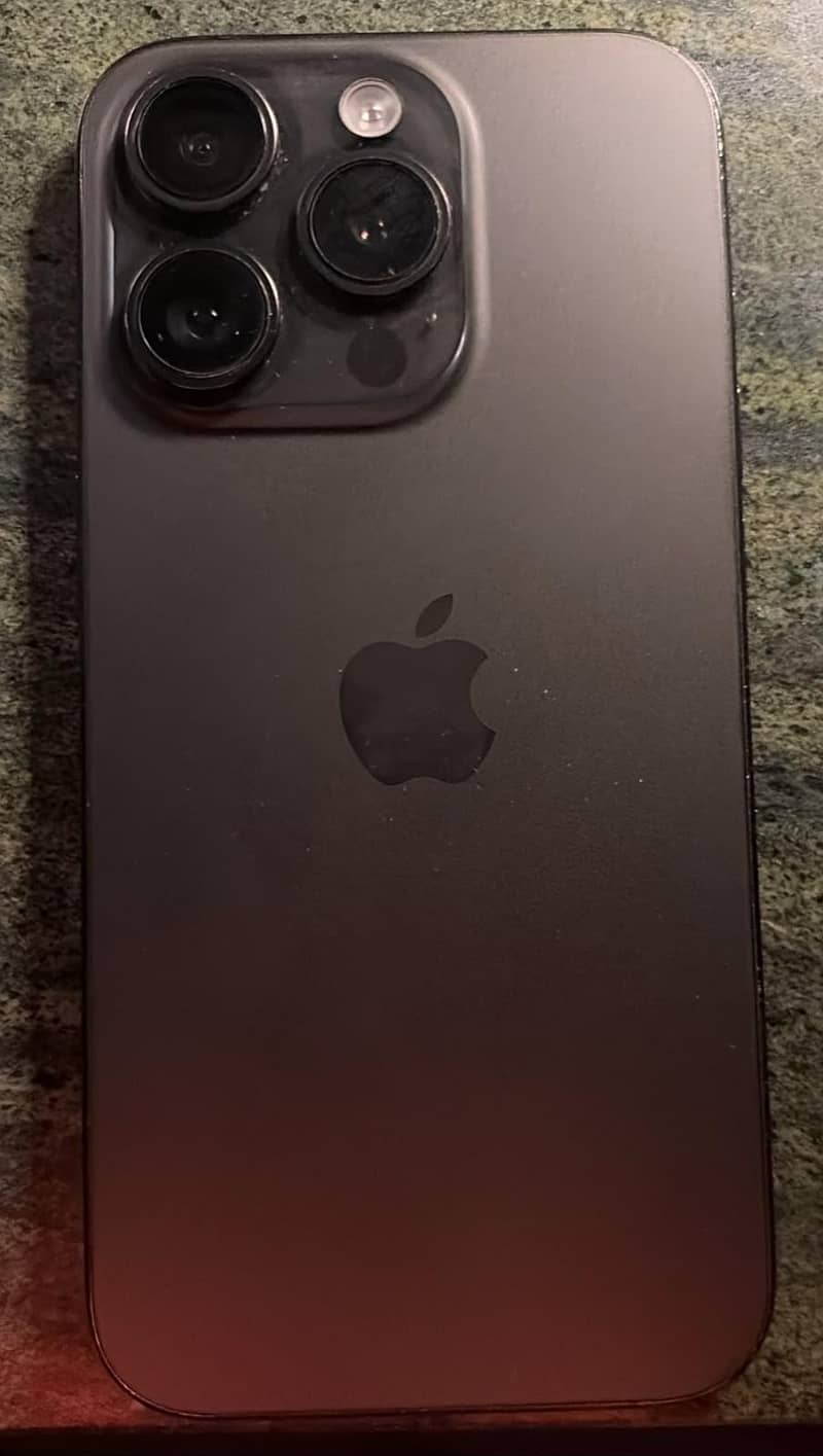 Apple iPhone 15 Pro Max 0