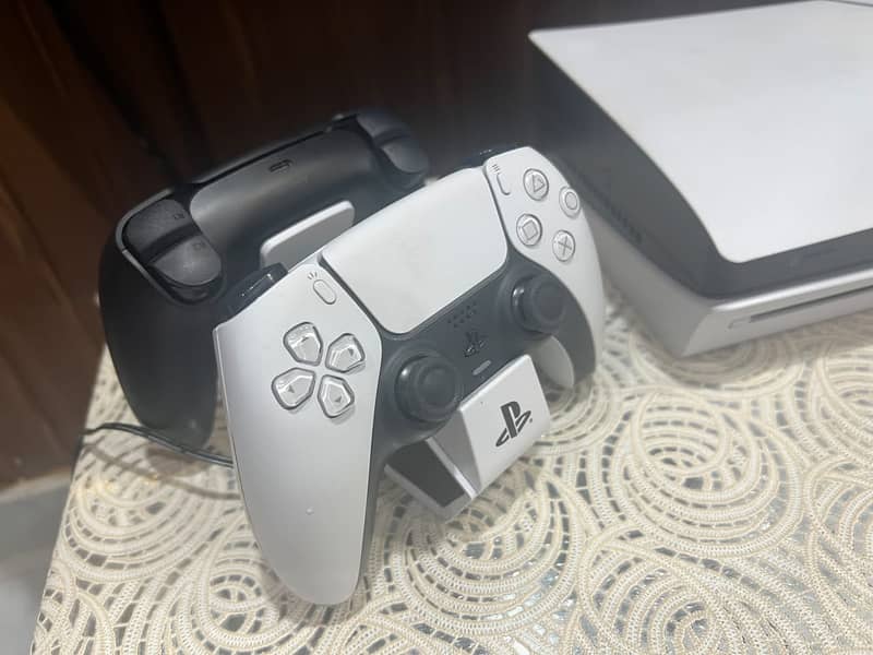 PS5 Slim 1TB Complete Package – 2 Controllers 9