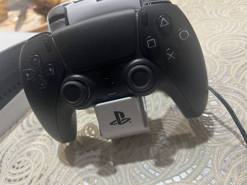 PS5 Slim 1TB Complete Package – 2 Controllers 10