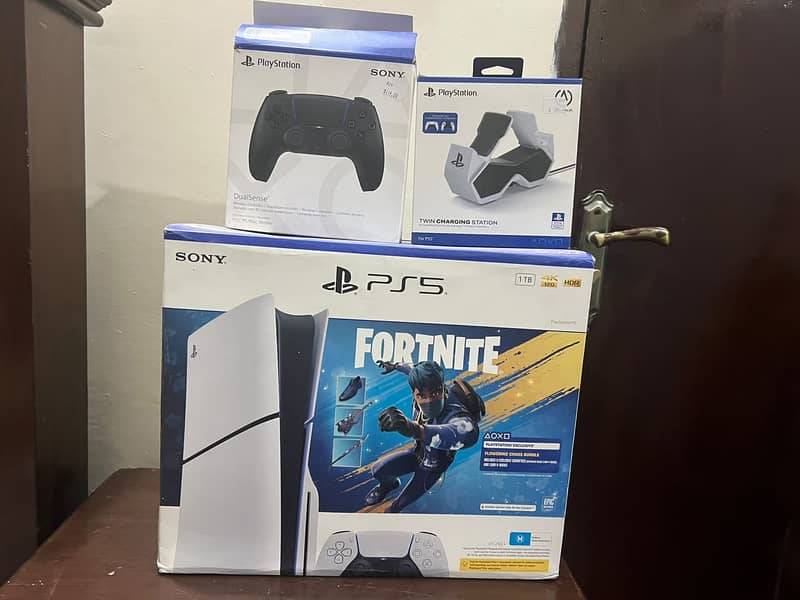 PS5 Slim 1TB Complete Package – 2 Controllers 3