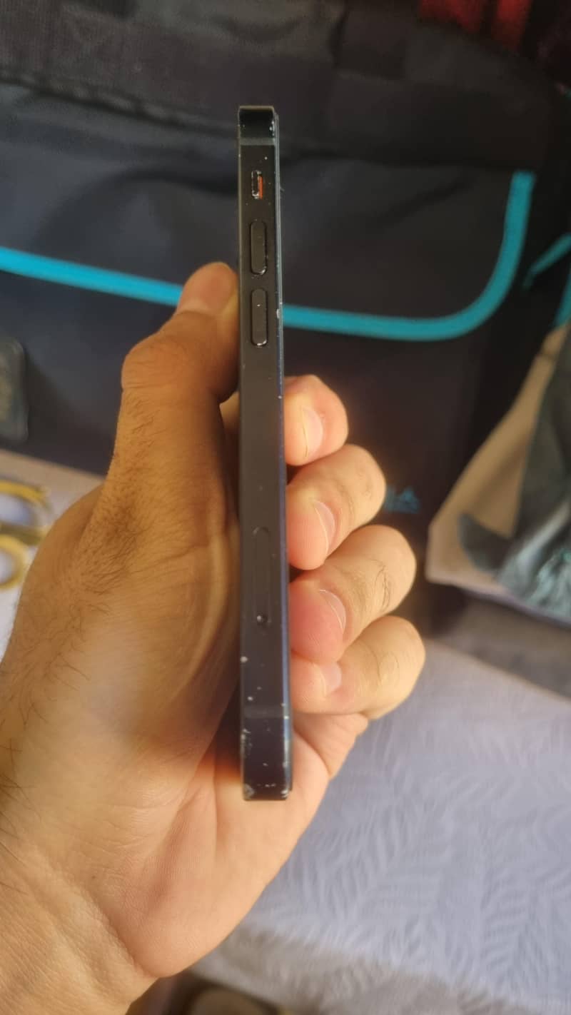 Apple iPhone 12 mini 1