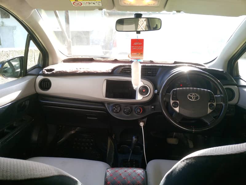 vitz 2011 6