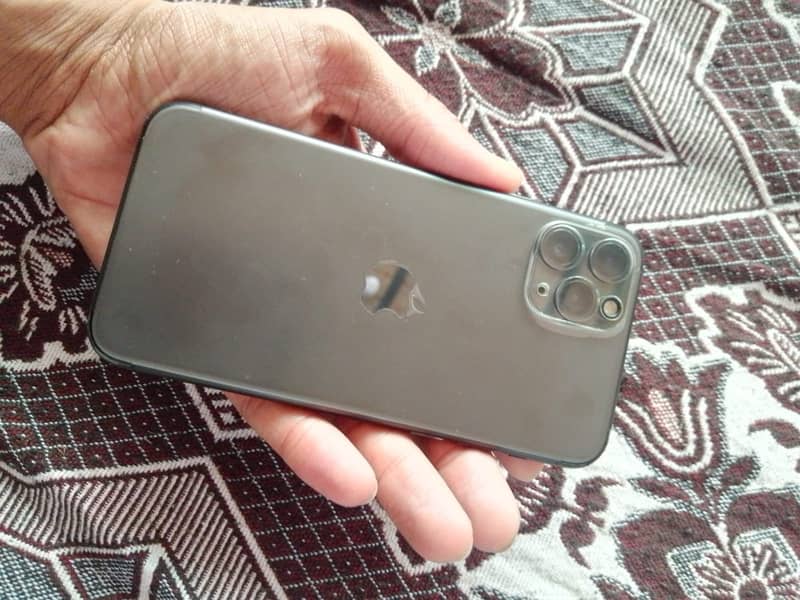 Apple iPhone 11 Pro 3