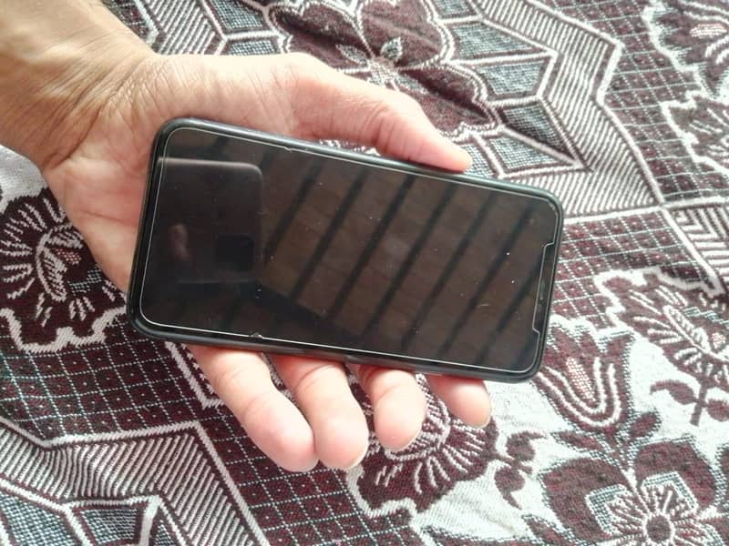 Apple iPhone 11 Pro 4