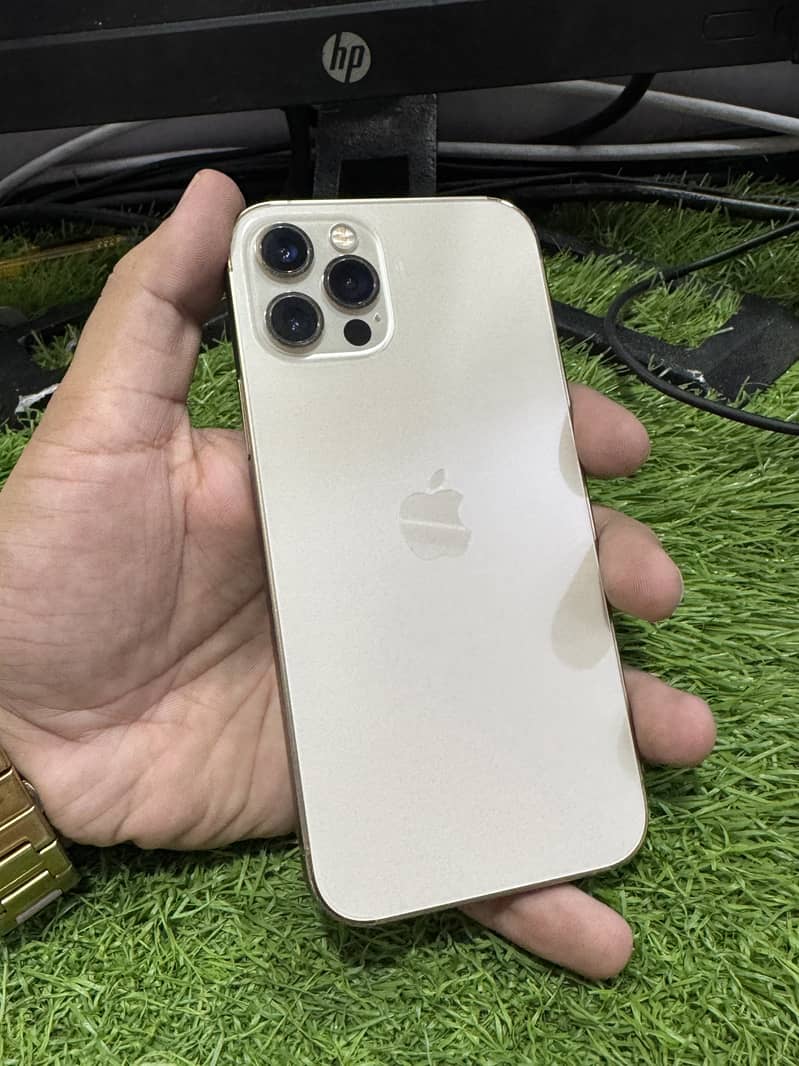 Apple iPhone 12 Pro 2