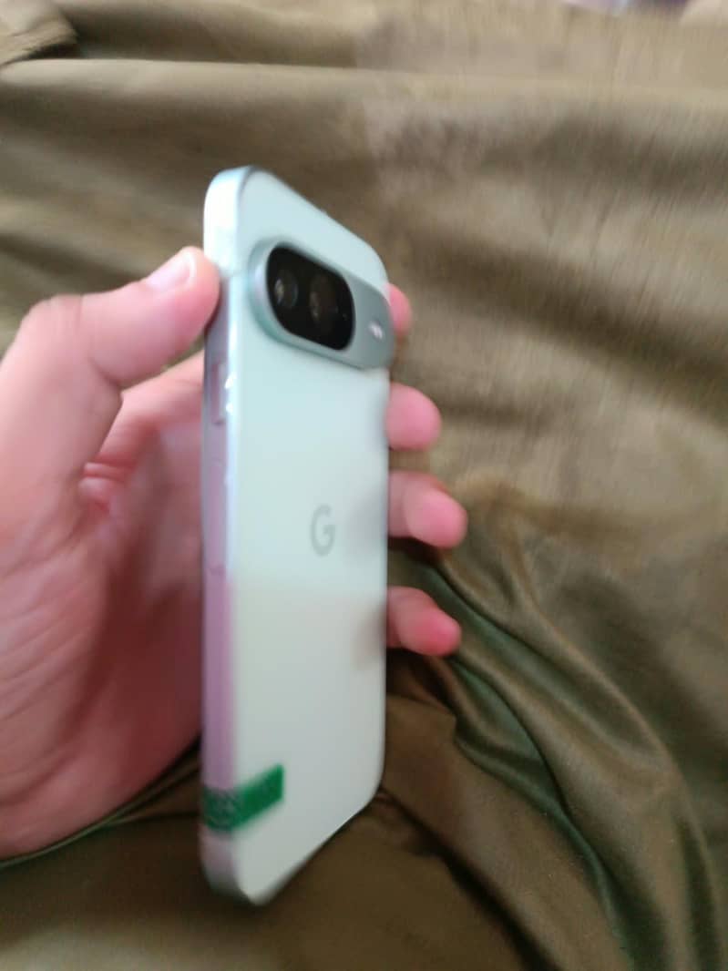 Google Pixel 9 6
