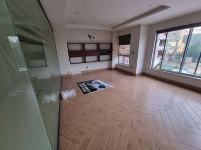 2000 sqft hall available for rent in bahria Town phase 7