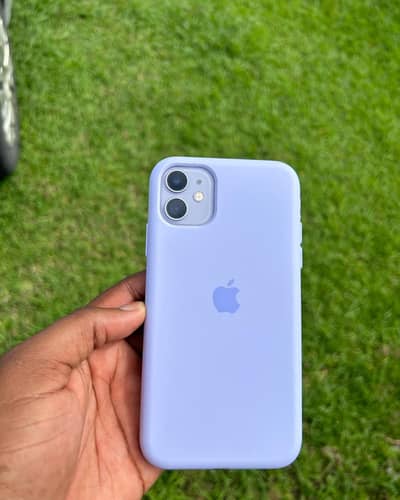 iPHONE 11 NON PTA SIM LOCKED 64GB FOR SALE